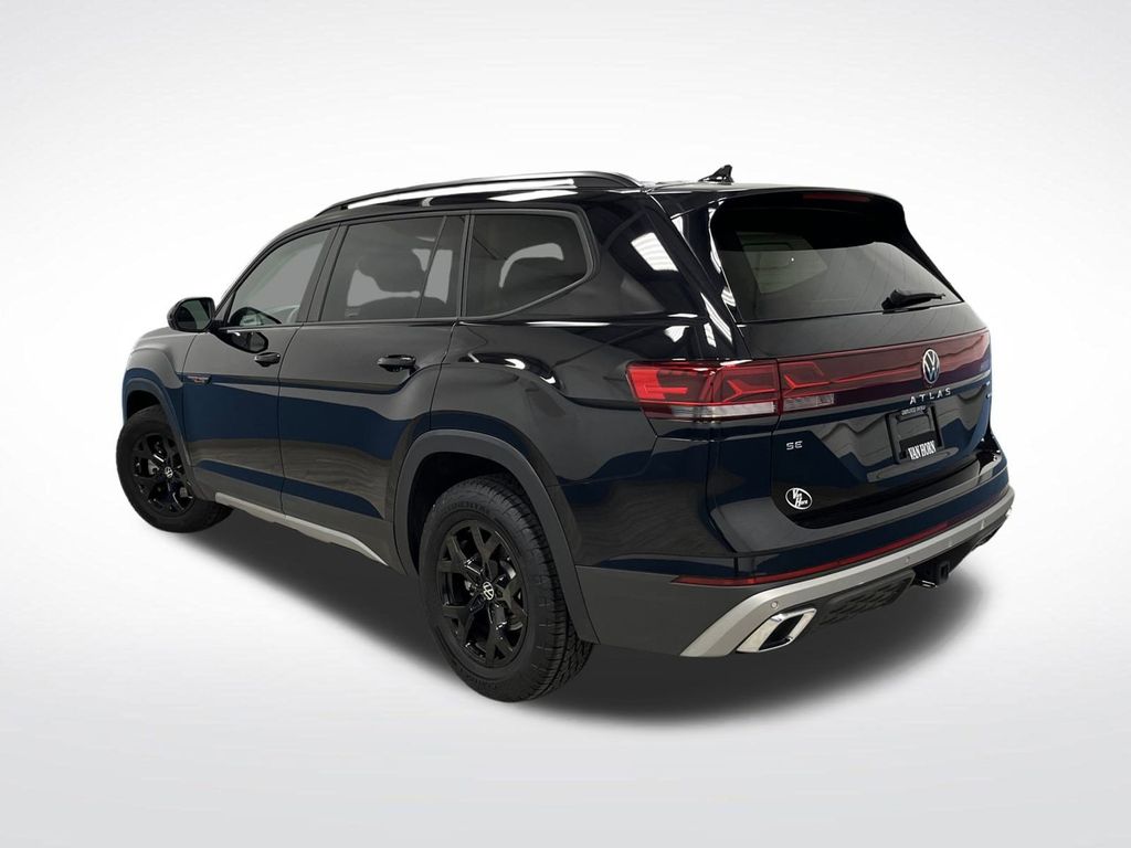 2024 Volkswagen Atlas Peak Edition SE Technology photo 2
