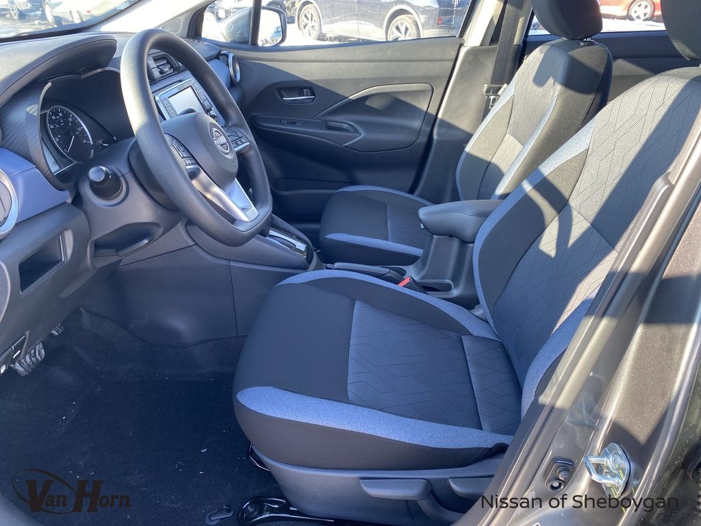 New 2025 Nissan Versa 1.6 SV Sedan