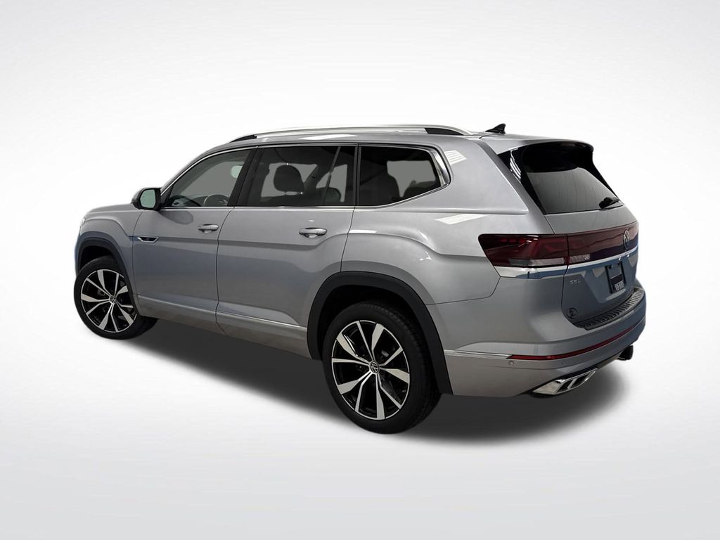 2024 Volkswagen Atlas SEL Premium R-Line photo 2