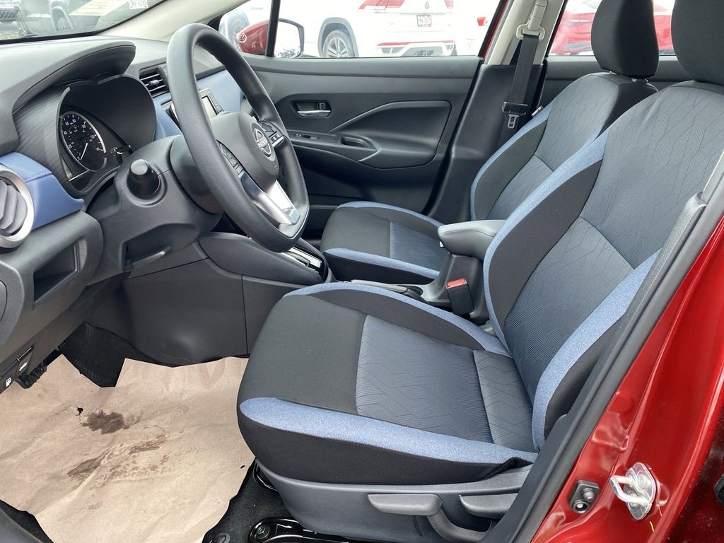 New 2025 Nissan Versa 1.6 SV Sedan