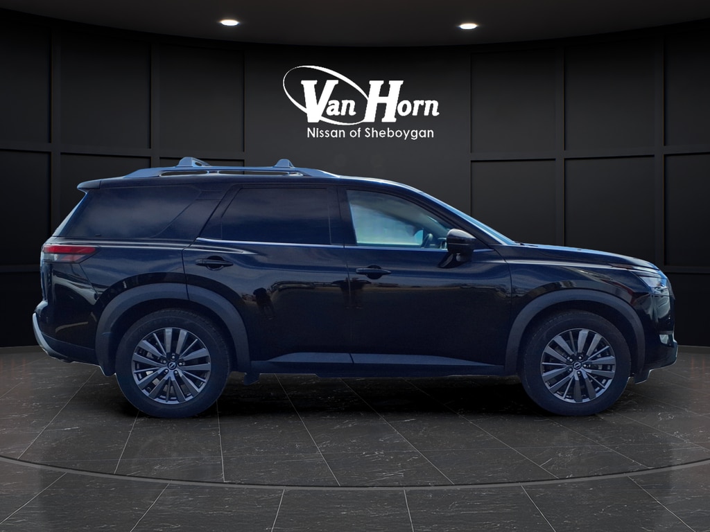 Used 2022 Nissan Pathfinder SL SUV