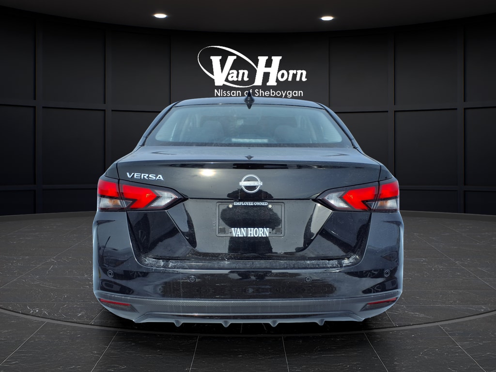 New 2025 Nissan Versa 1.6 SV Sedan