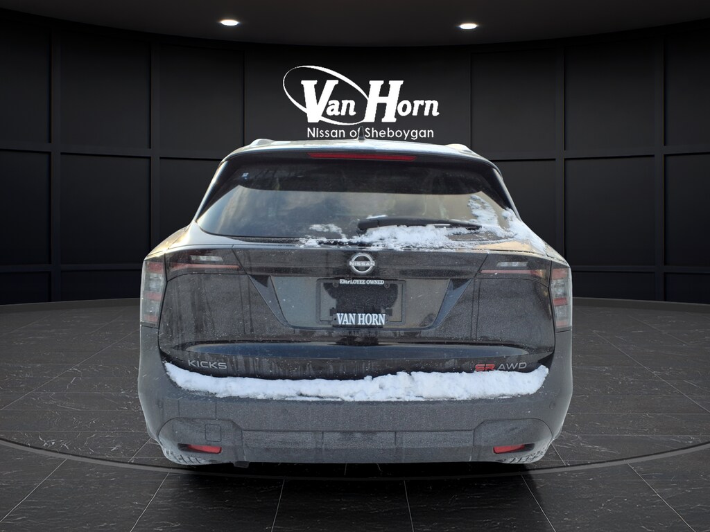 New 2026 Nissan Kicks SR SUV