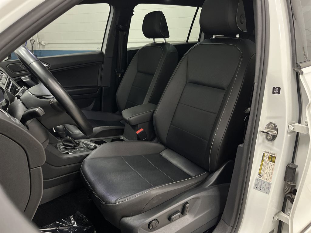 2021 Volkswagen Tiguan SE R-Line Black photo 4