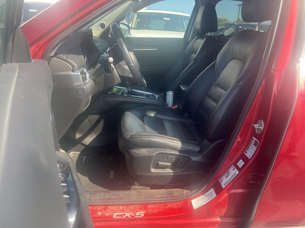 2017 Mazda CX-5 Grand Touring Select photo 2