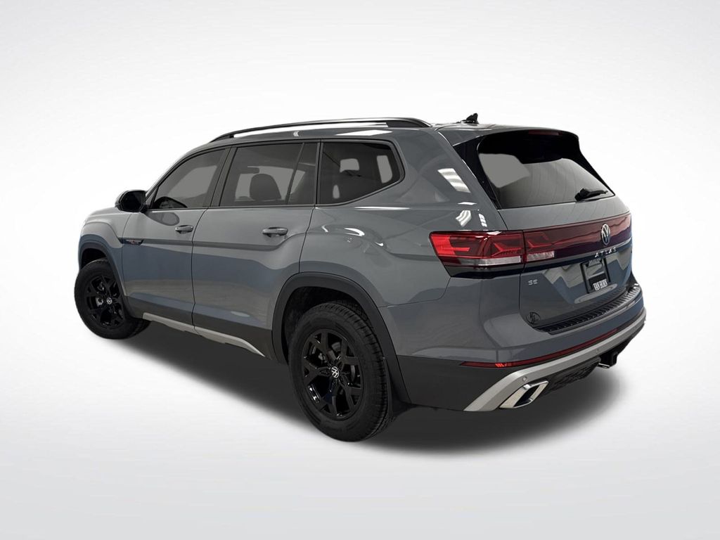 2024 Volkswagen Atlas Peak Edition SE Technology photo 2