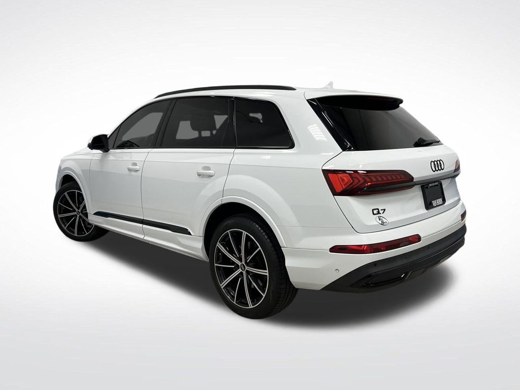 2022 Audi Q7 55 Premium photo 3