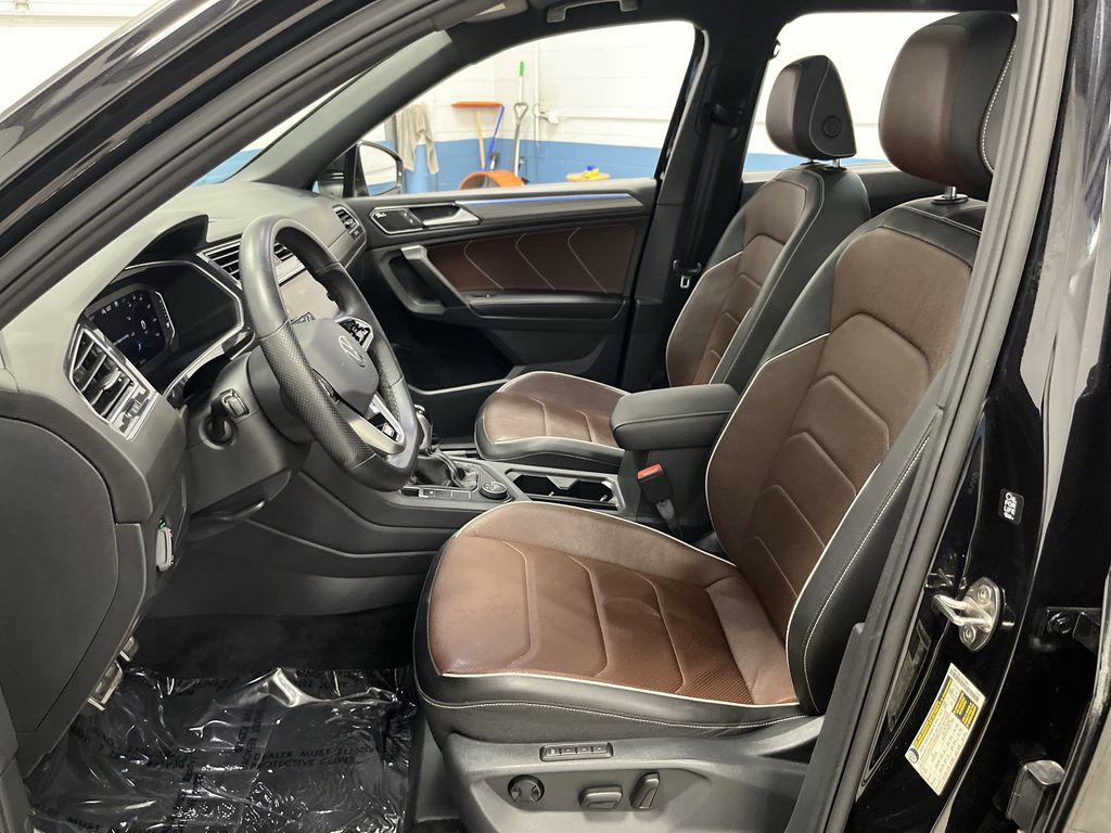 2022 Volkswagen Tiguan SEL Premium R-Line photo 3