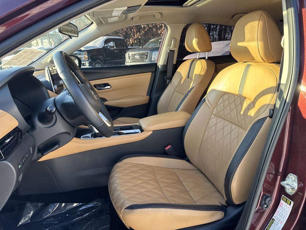 2023 Nissan Sentra SV photo 4