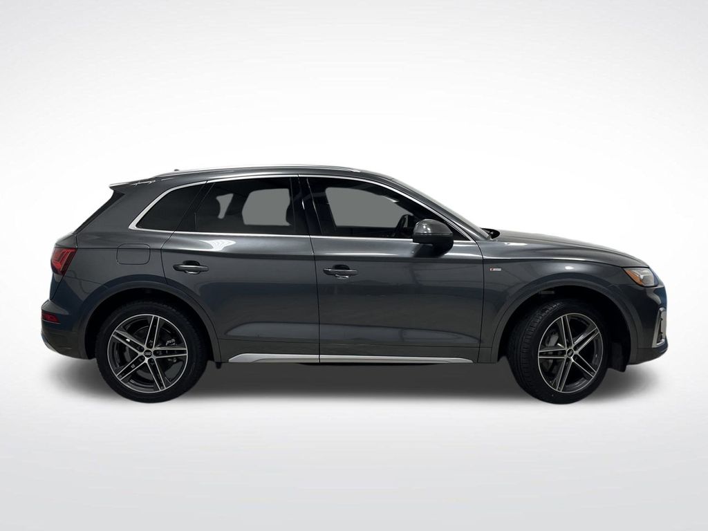 2022 Audi Q5 55 S line Premium photo 2