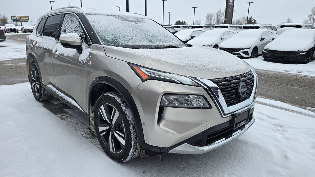 2023 Nissan Rogue Platinum's photo