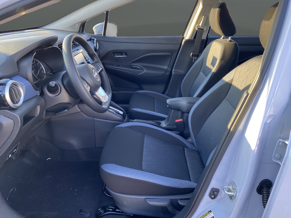 New 2025 Nissan Versa 1.6 SV Sedan