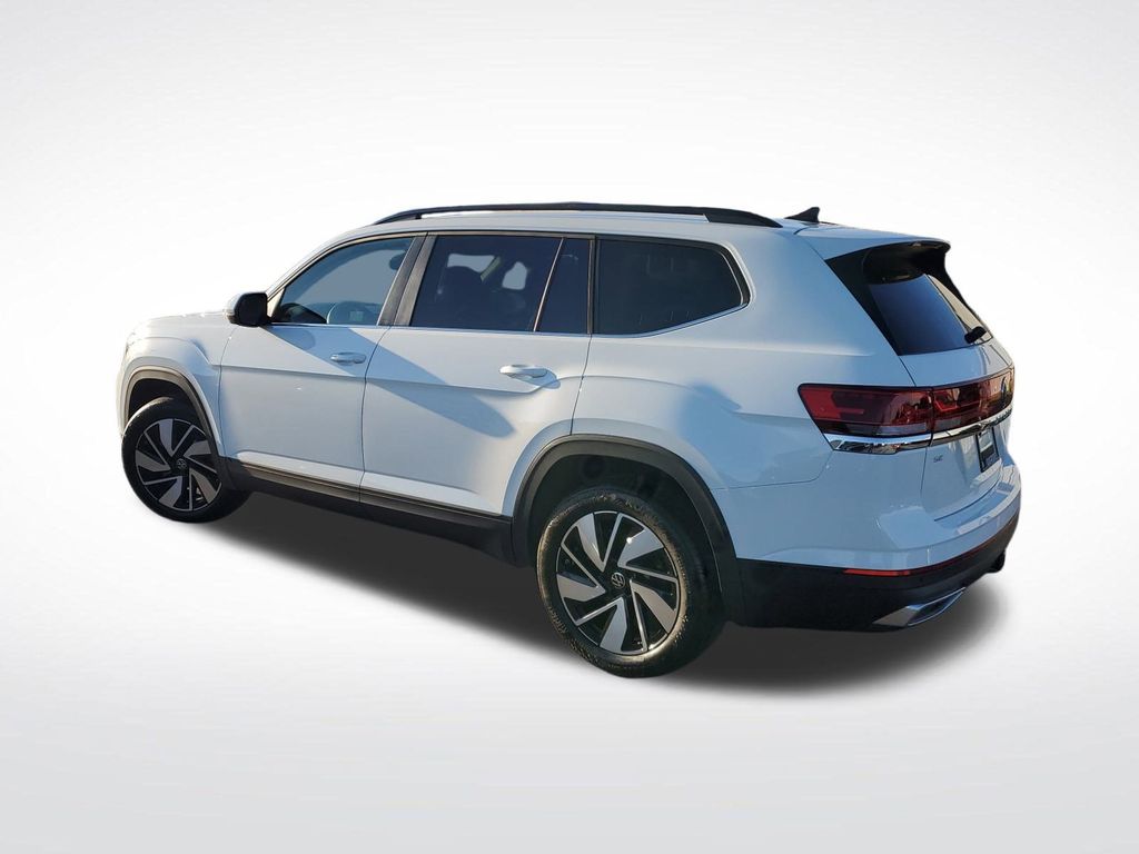 2024 Volkswagen Atlas SE Technology photo 2