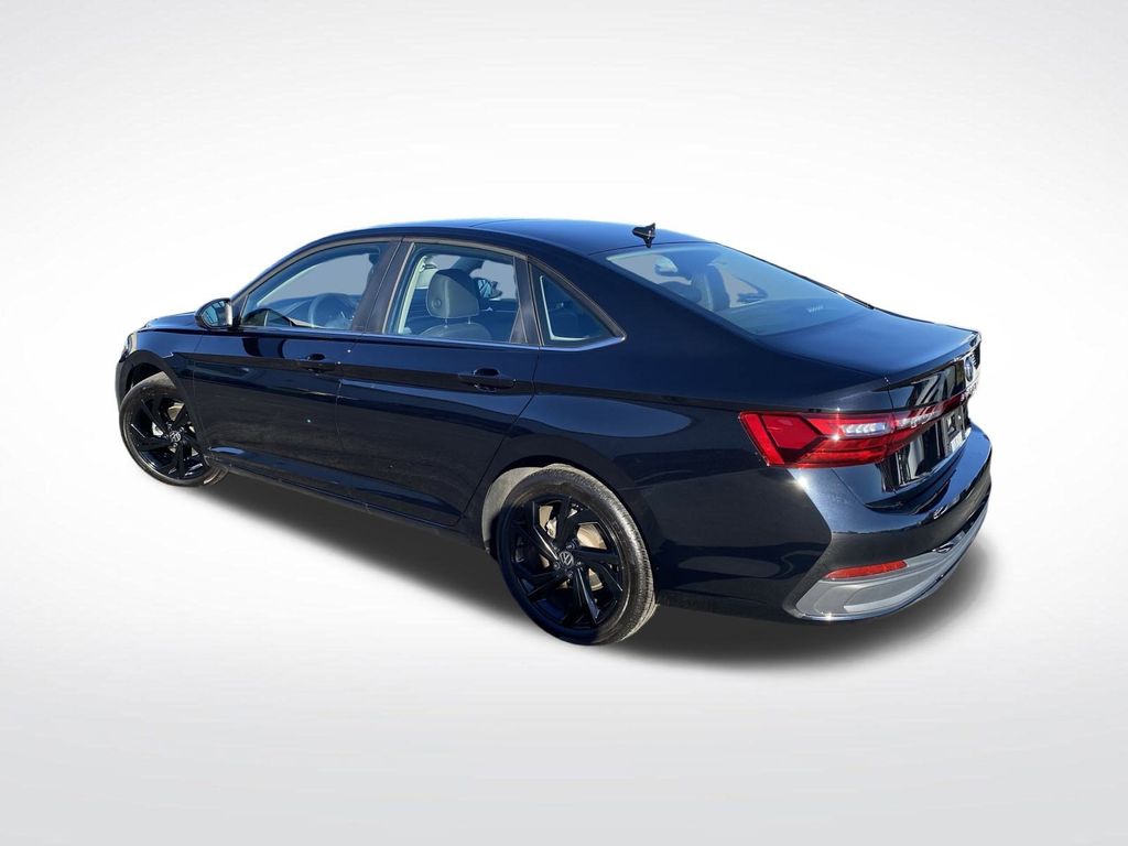 2025 Volkswagen Jetta 1.5T SE photo 3