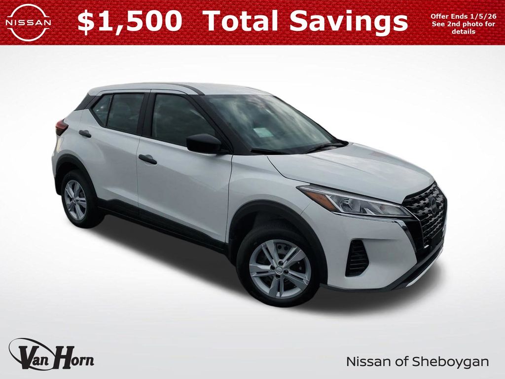 2025 Nissan KICKS PLAY Base's photo
