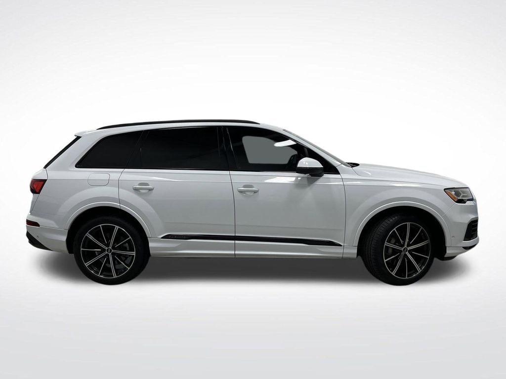2022 Audi Q7 55 Premium photo 2