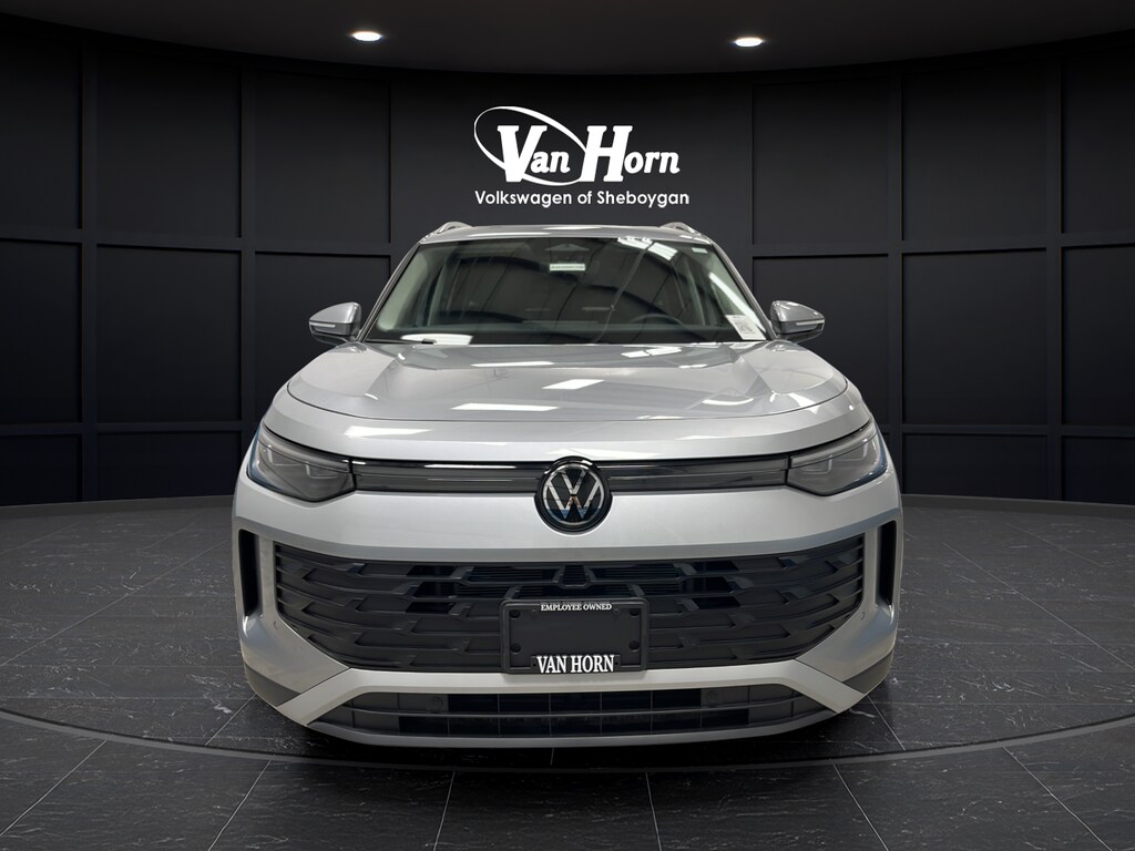 Used 2025 Volkswagen Tiguan 2.0T SE SUV