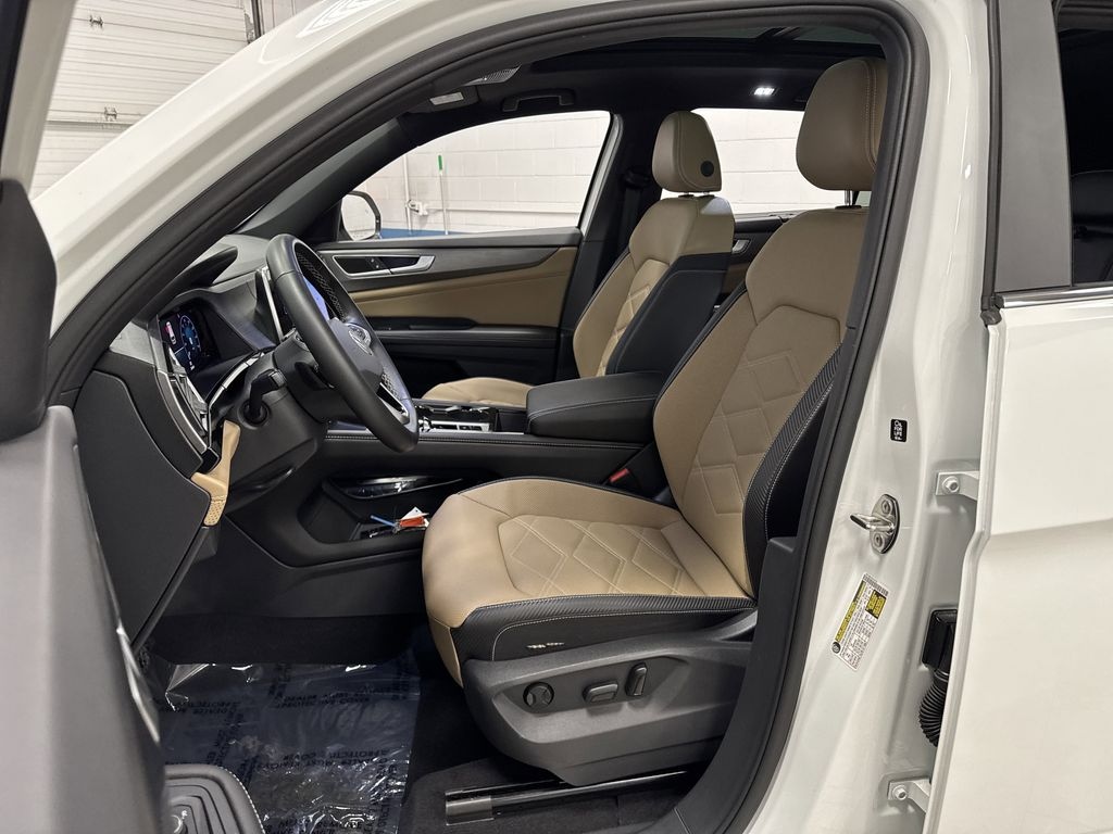 Used 2024 Volkswagen Atlas Cross Sport 2.0T SE w/Technology SUV