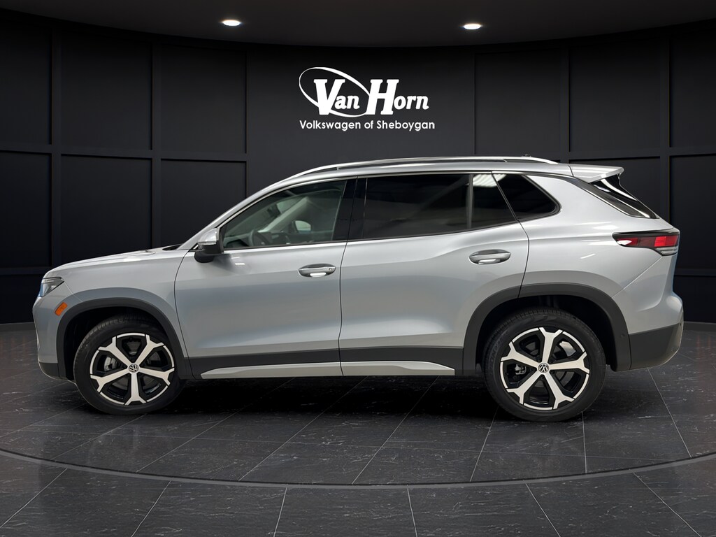 Used 2025 Volkswagen Tiguan 2.0T SE SUV