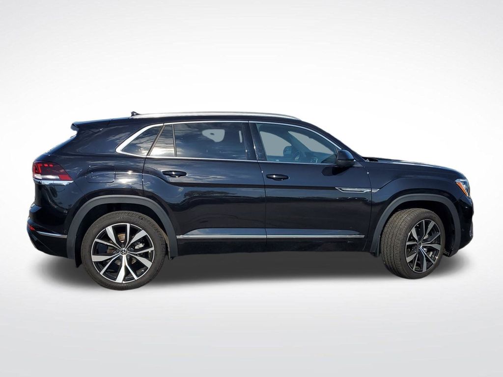 2024 Volkswagen Atlas Cross Sport SEL Premium R-Line photo 2