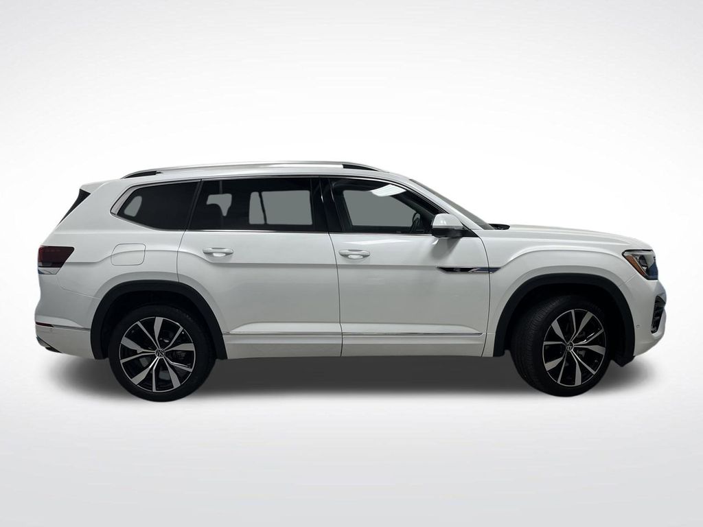 2024 Volkswagen Atlas SEL Premium R-Line photo 2