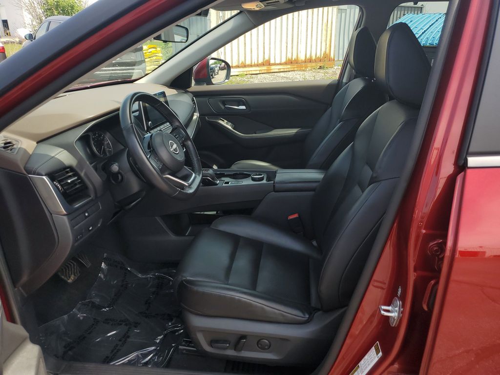 2022 Nissan Rogue SV photo 4