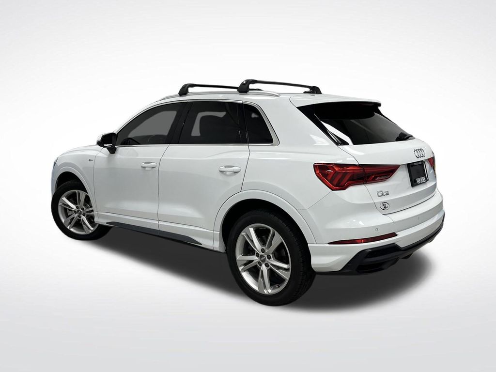 2020 Audi Q3 45 TFSI S line Premium photo 3