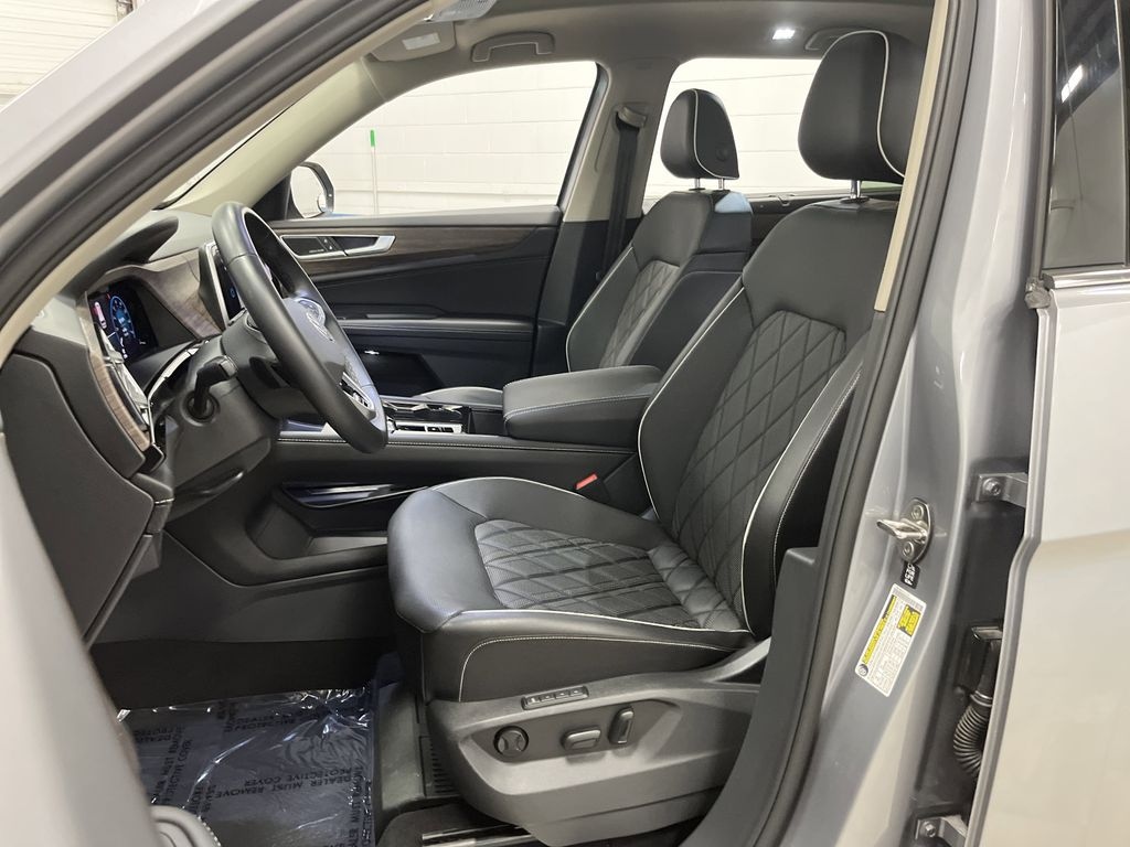 Used 2024 Volkswagen Atlas 2.0T SEL Premium R-Line SUV