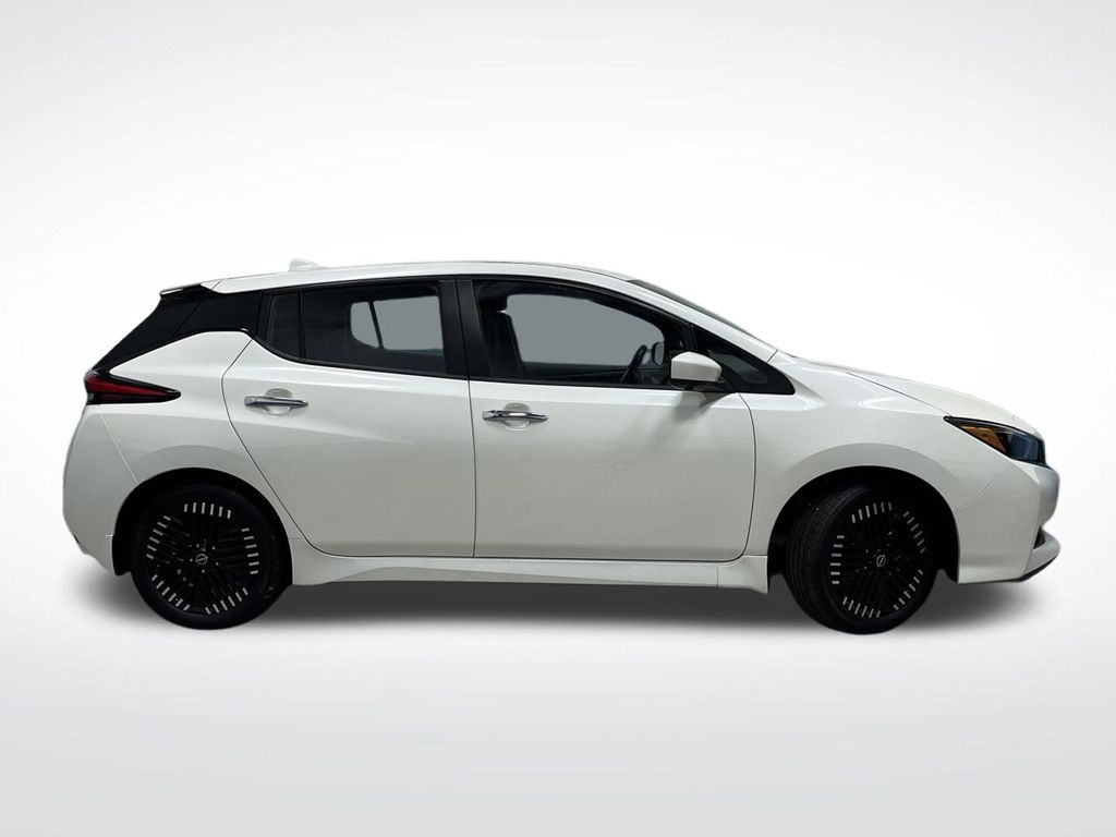 2025 Nissan Leaf SV Plus photo 2