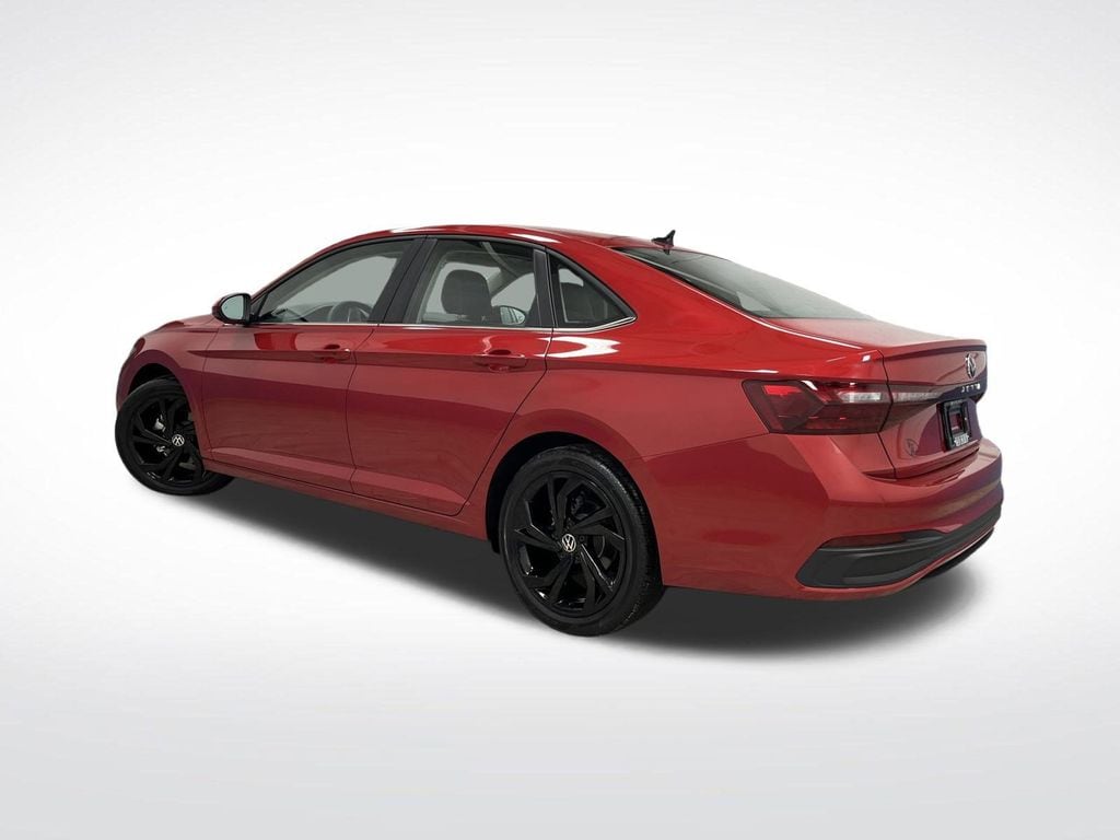 Used 2025 Volkswagen Jetta 1.5T SE Sedan