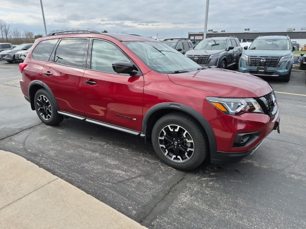 2020 Nissan Pathfinder SL 4WD's photo