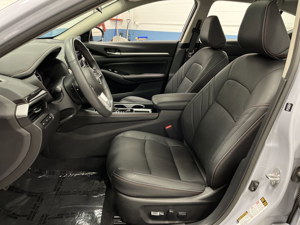 2024 Nissan Altima 2.5 SR photo 4