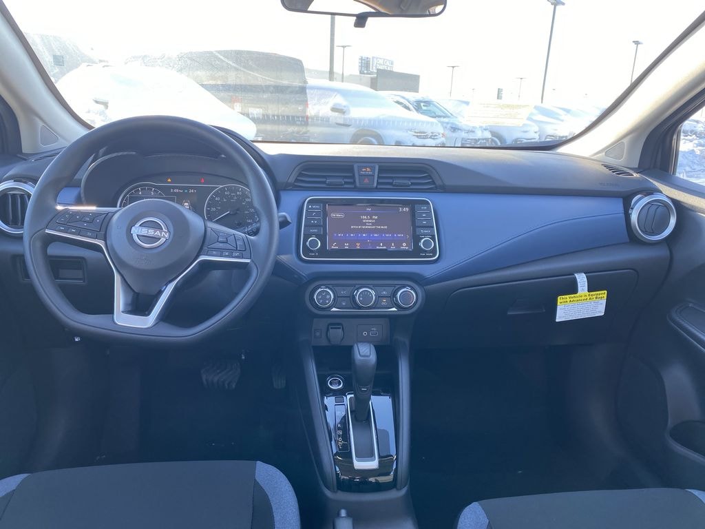 New 2025 Nissan Versa 1.6 SV Sedan