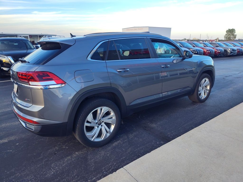2021 Volkswagen Atlas Cross Sport SEL photo 3