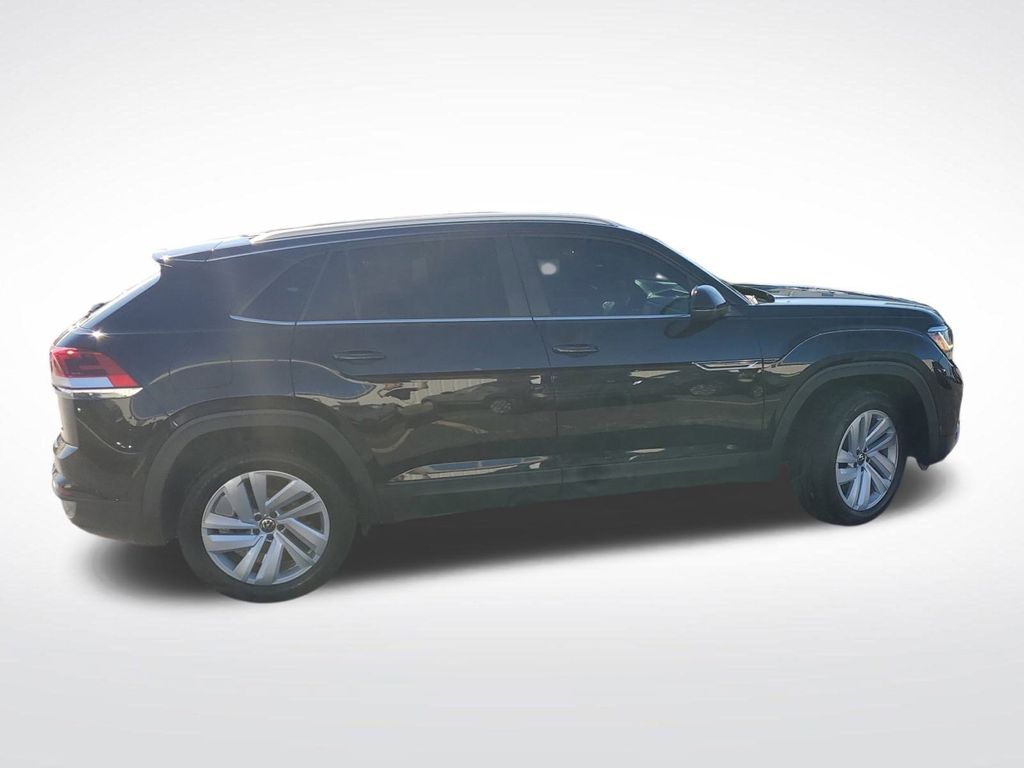 2022 Volkswagen Atlas Cross Sport V6 SE Technology photo 2