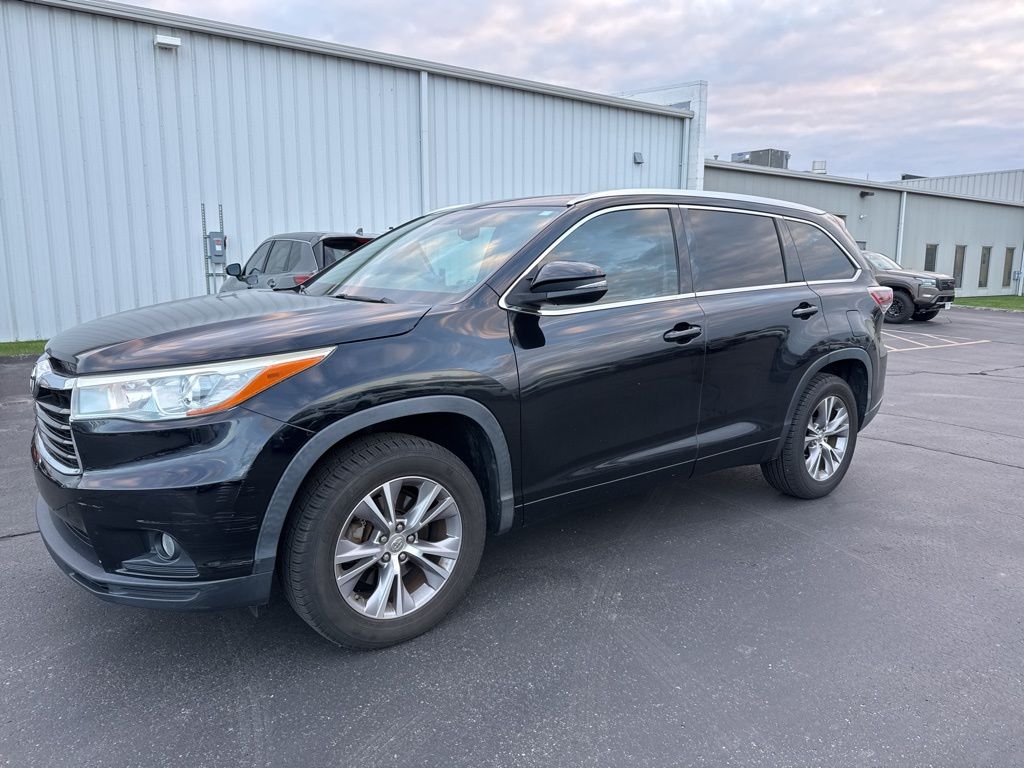 2015 Toyota Highlander Base Hybrid photo 2