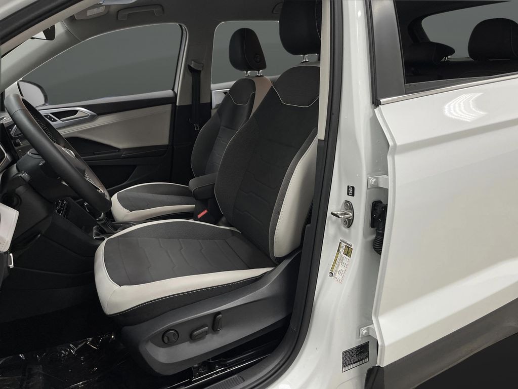 Used 2025 Volkswagen Taos 1.5T SE SUV