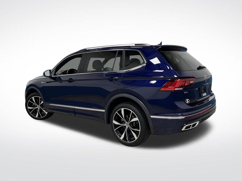 2023 Volkswagen Tiguan SEL R-Line Black photo 2