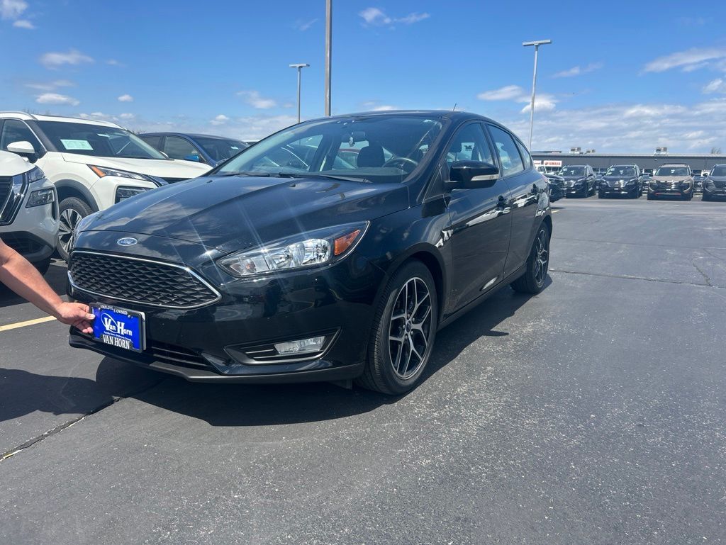 2018 Ford Focus Hatch SEL's photo