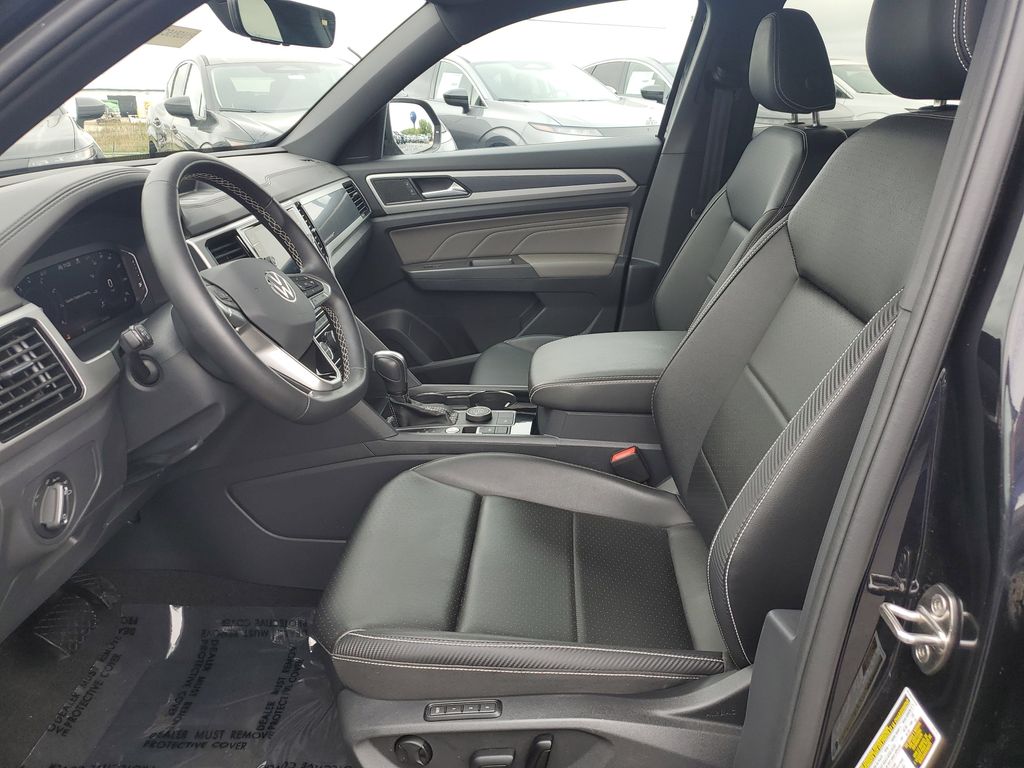 2023 Volkswagen Atlas Cross Sport V6 SEL photo 4