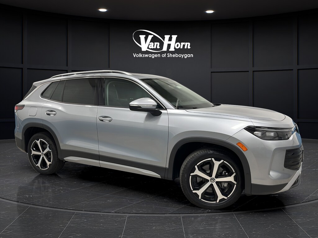 Used 2025 Volkswagen Tiguan 2.0T SE SUV