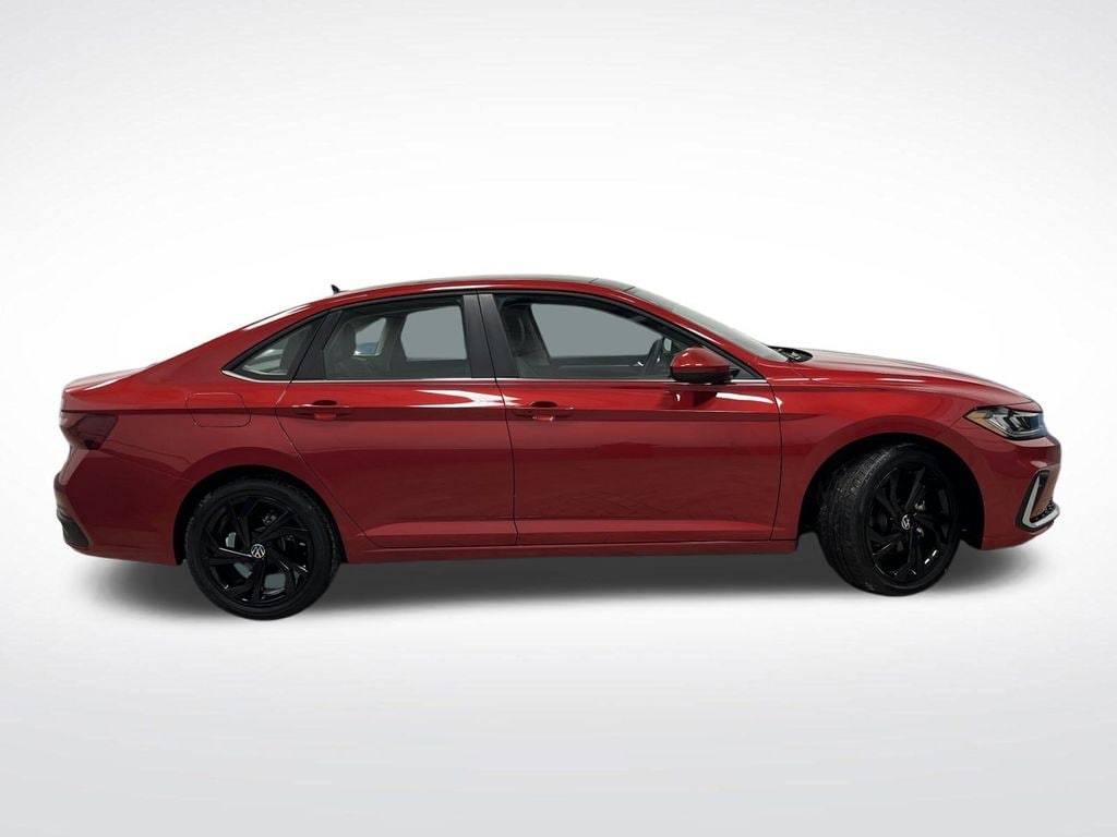 Used 2025 Volkswagen Jetta 1.5T SE Sedan