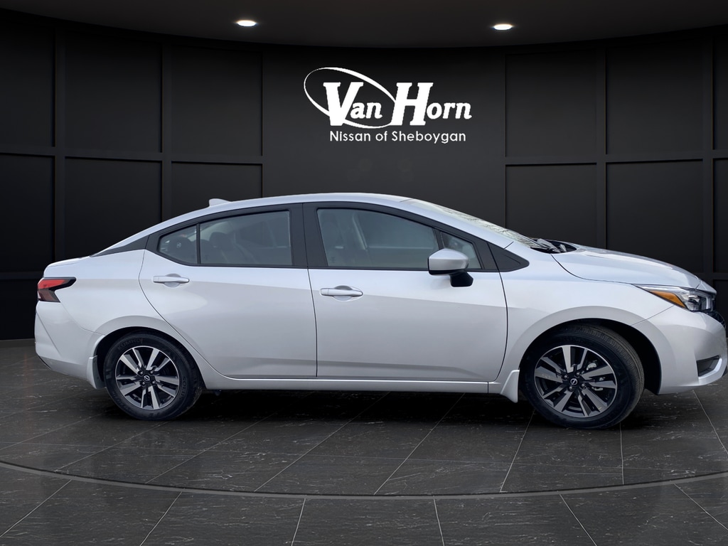 New 2025 Nissan Versa 1.6 SV Sedan