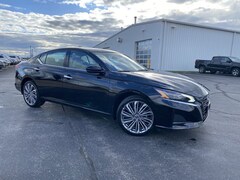 2025 Nissan Altima SL Sedan