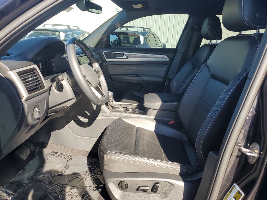 2022 Volkswagen Atlas Cross Sport V6 SE Technology photo 4