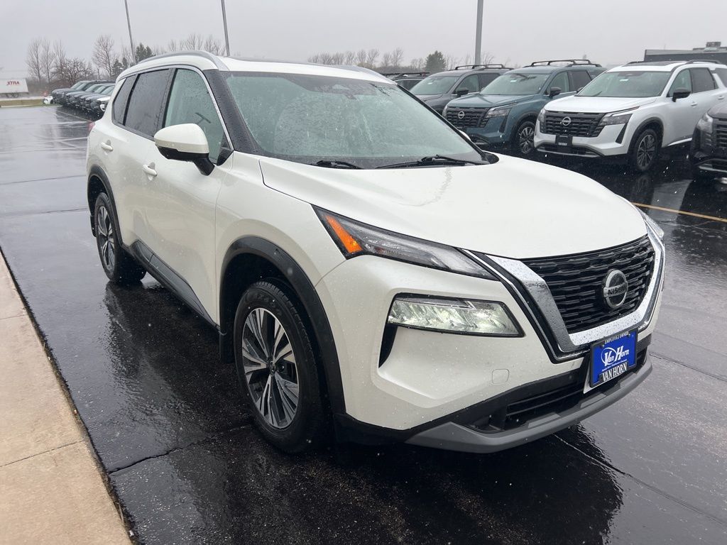 2021 Nissan Rogue SV FWD's photo