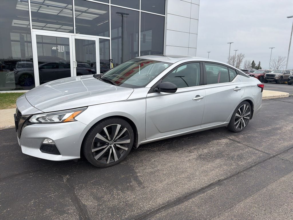 Used 2021 Nissan Altima SR with VIN 1N4BL4CV9MN383062 for sale in Sheboygan, WI