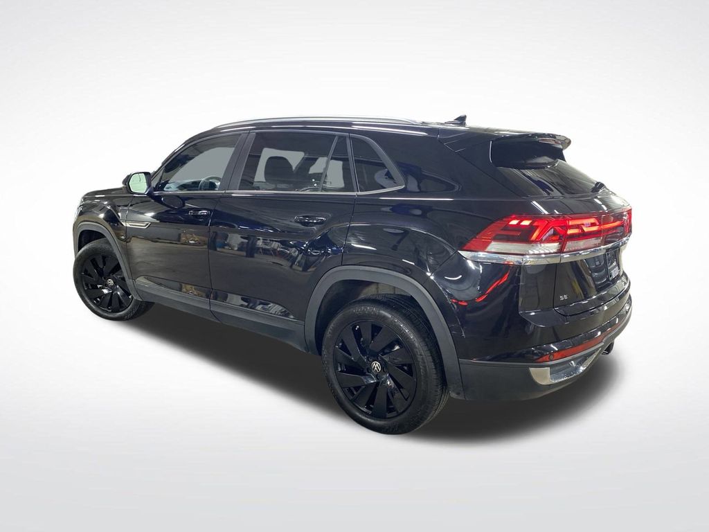 2024 Volkswagen Atlas Cross Sport SE Technology photo 3