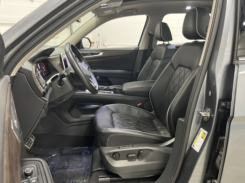 2024 Volkswagen Atlas SEL Premium R-Line photo 3