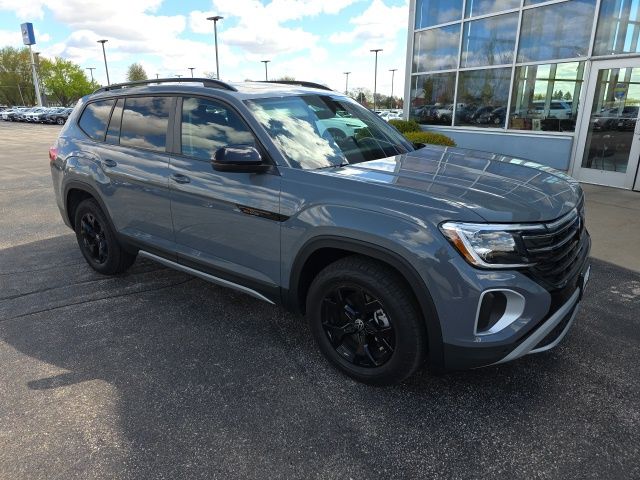 2025 Volkswagen Atlas 2.0T Atlas Peak Edition 4MOTION's photo